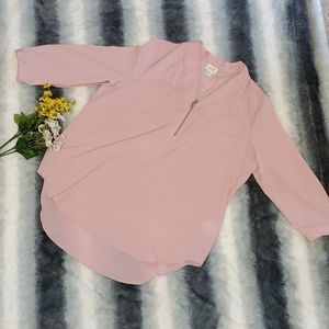 Jaclyn Smith blouse size large.